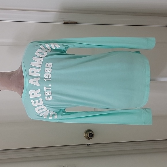 Under Armour Heat Gear Long Sleeve Shirt with Front and Back Logo, EUC - Picture 3 of 10